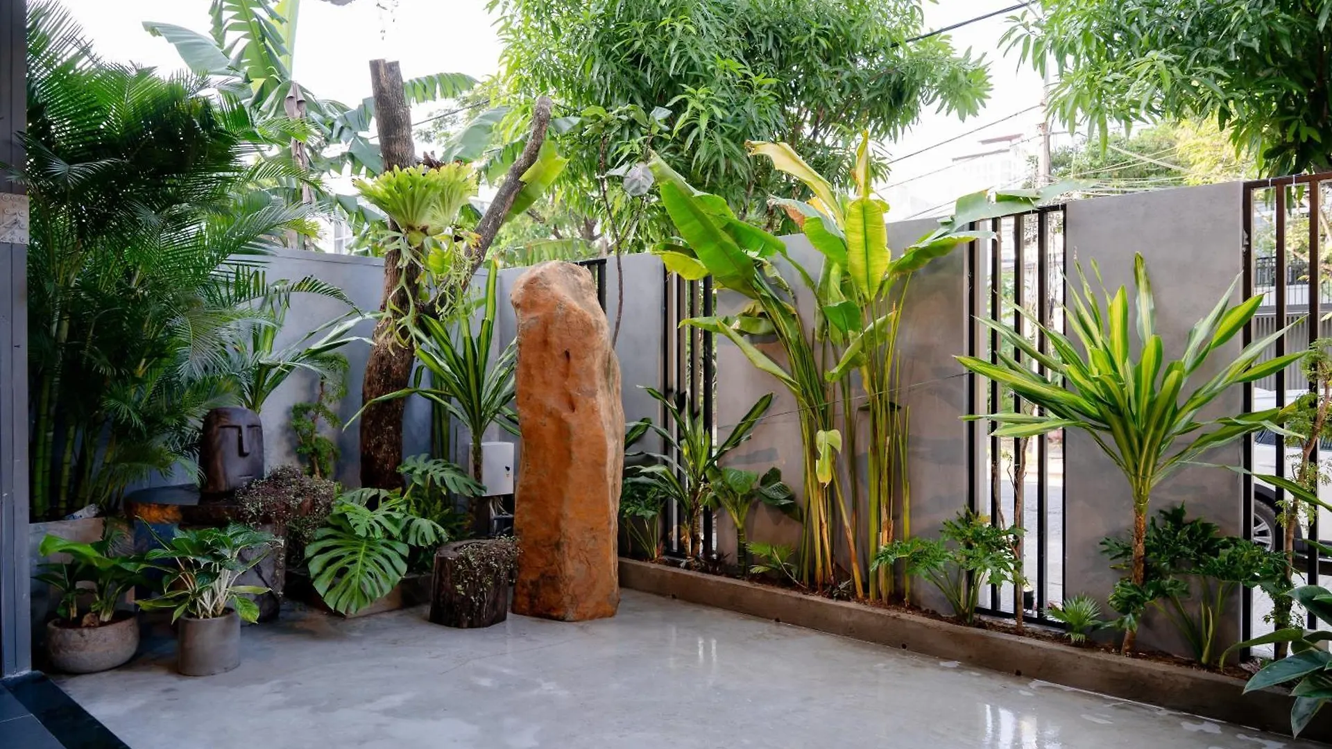 Sila Prana Villa - Luxury Private 8Brs Pool Villa Da Nang Beach 0*,  Vietnam