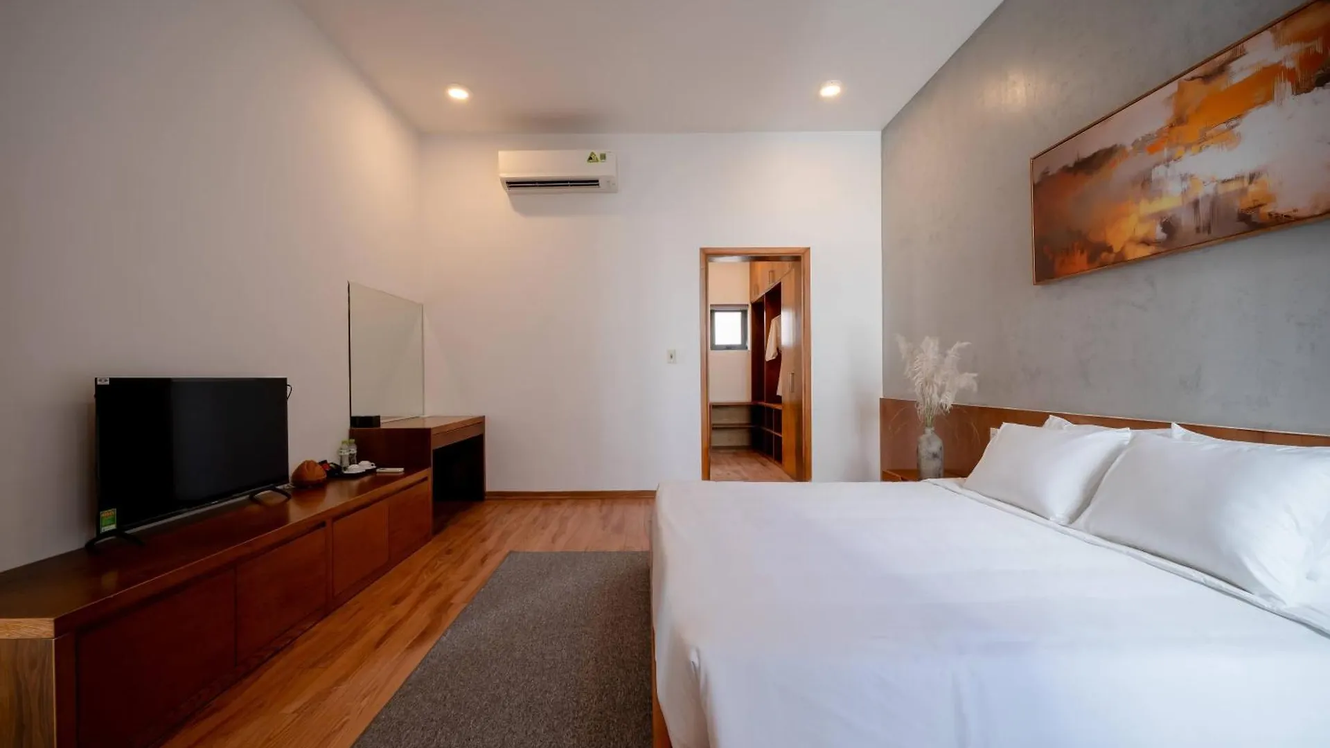Sila Prana Villa - Luxury Private 8Brs Pool Villa Da Nang Beach 0*,  Vietnam