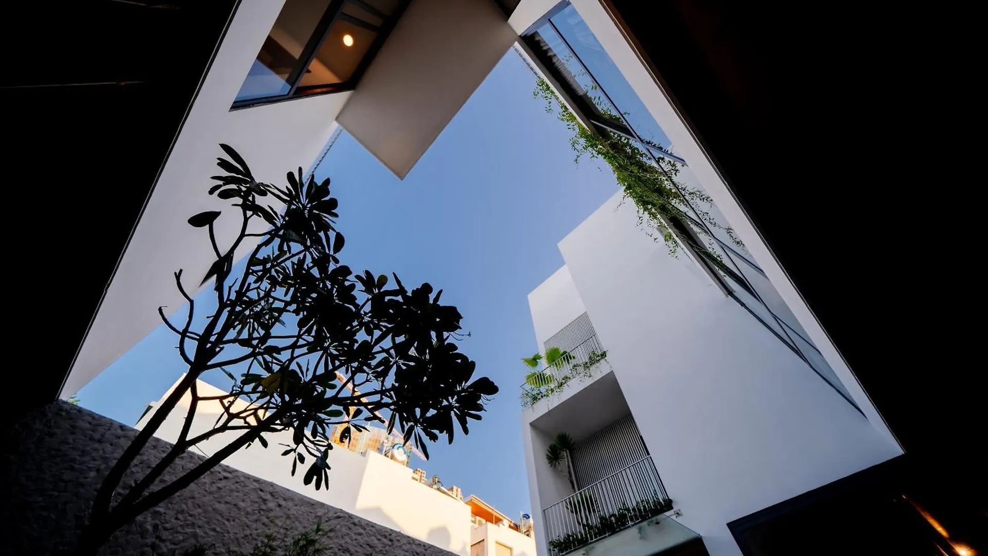 Sila Prana Villa - Luxury Private 8Brs Pool Villa Da Nang Beach 0*,  Vietnam